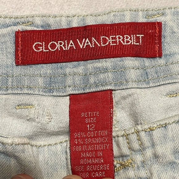 3/$15 Gloria Vanderbilt women’s size 12 petite light wash denim capris - Picture 7 of 8